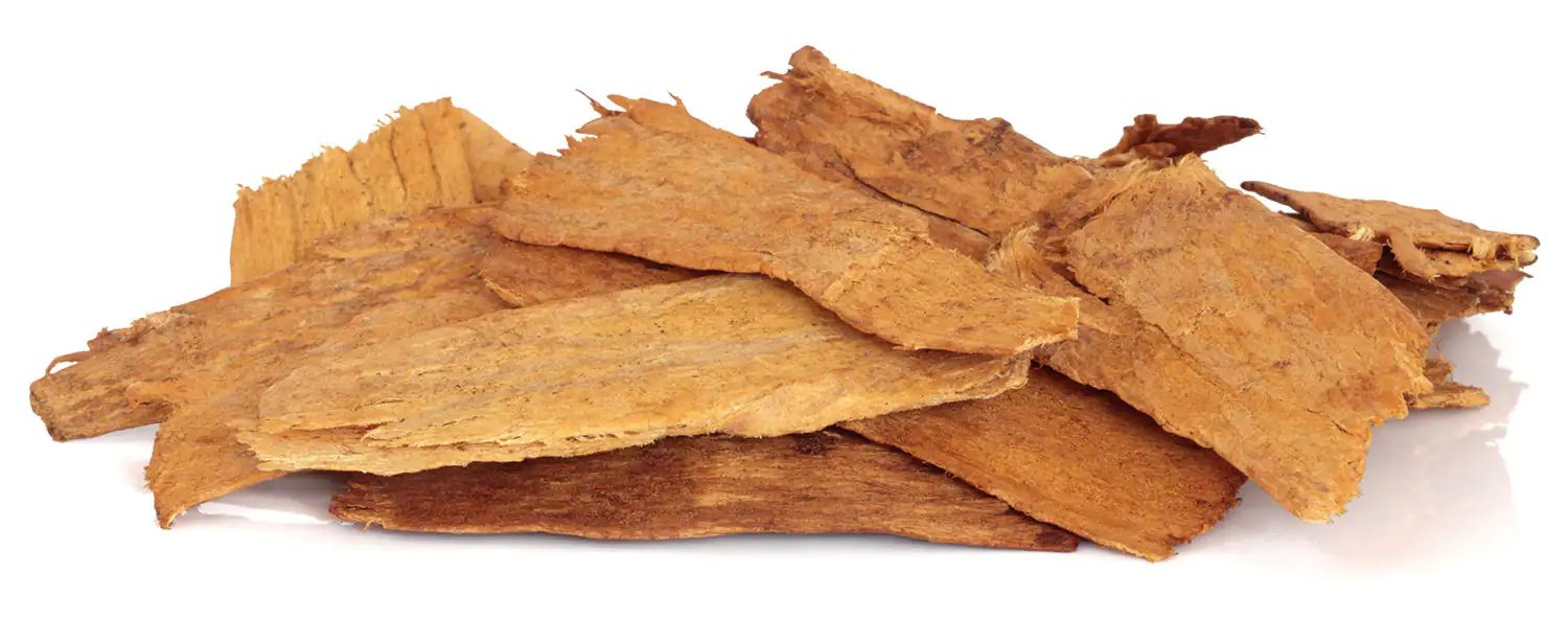 Naturgetrocknete Kräuterstücke in brauner Farbe, 100 g lose verpackt.