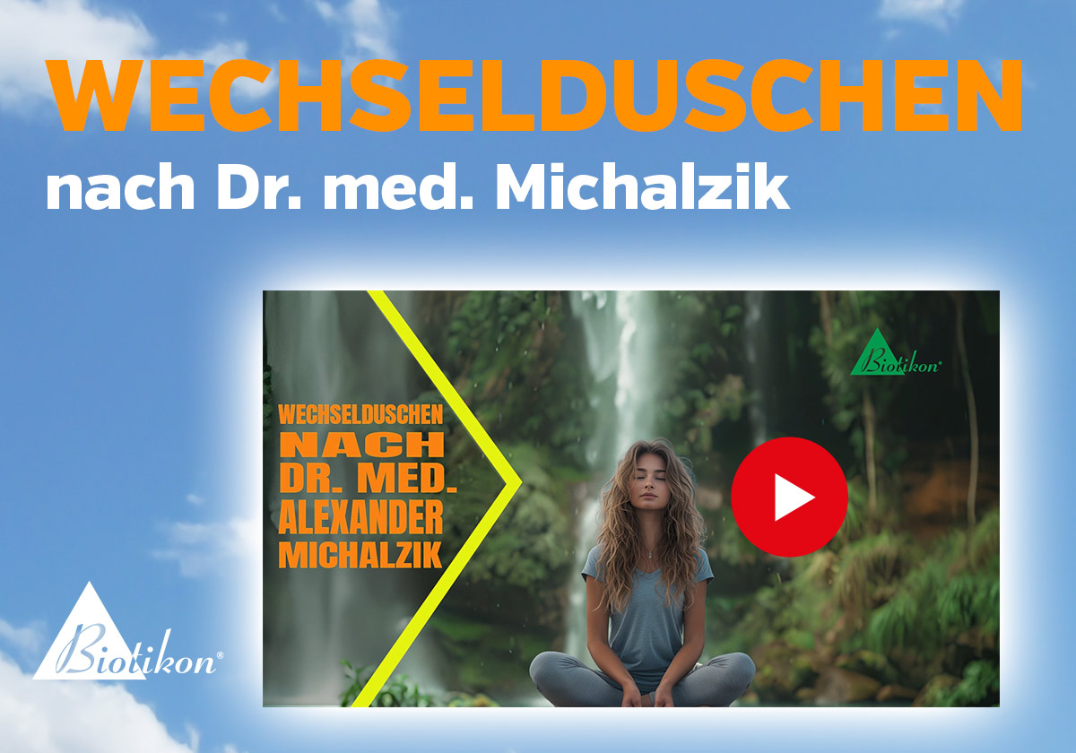 Wechselduschen Anleitung, Videoansicht mit entspannter Person, in der Natur vor einem Wasserfall.