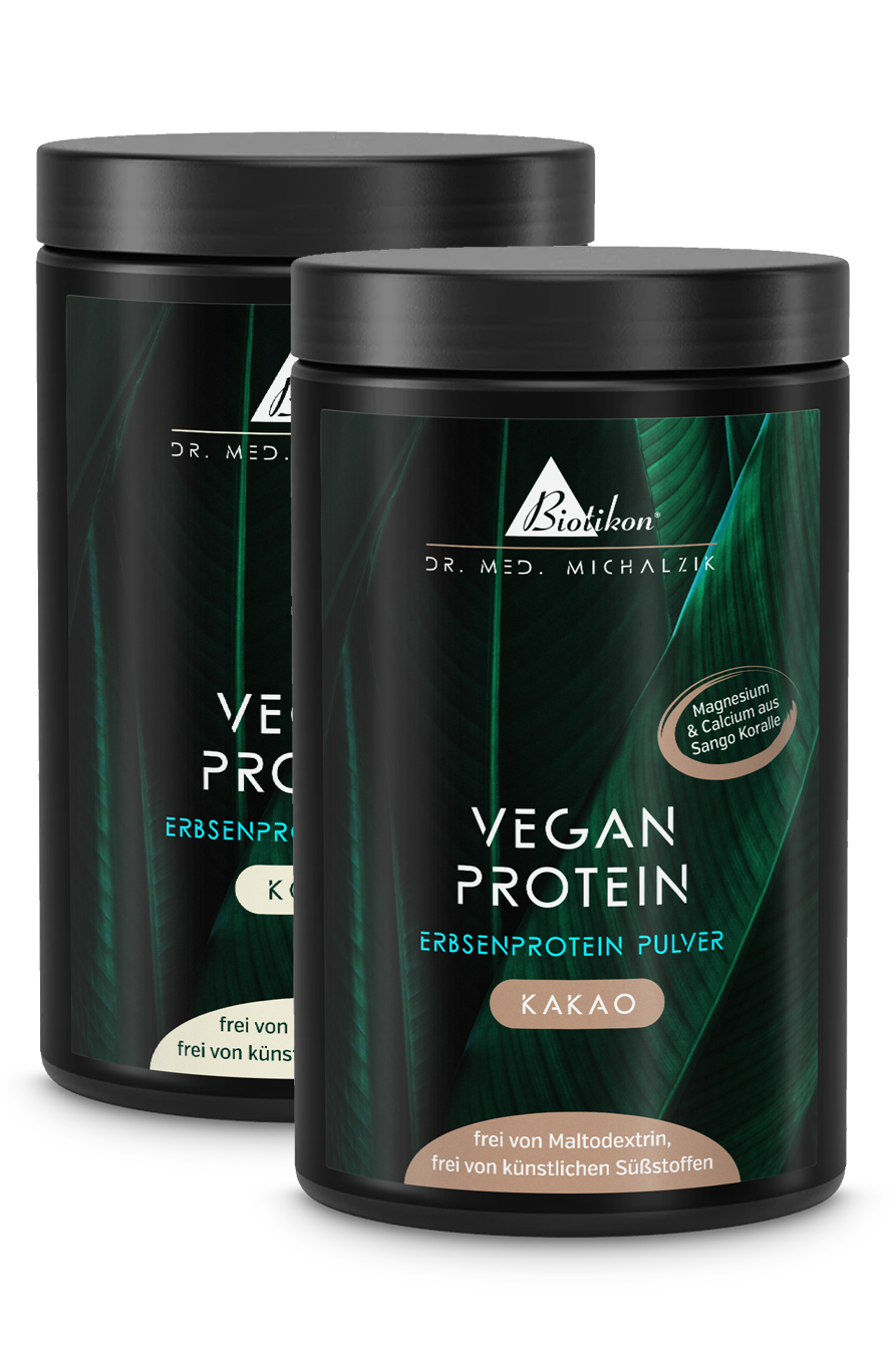 Pflanzenprotein-Pulver Kakao â 500 g Zwei weiĂe Dosen mit Pflanzenprotein-Pulver, eine in Kakaogeschmack, die andere in neutralem Geschmack, jeweils 500 g.